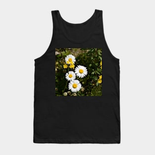 A grouping of springtime daisies Tank Top